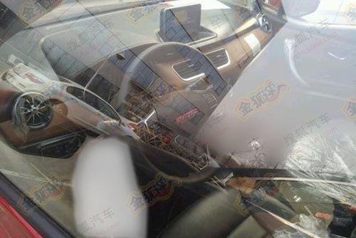 疑似長城全新哈弗H1路試諜照