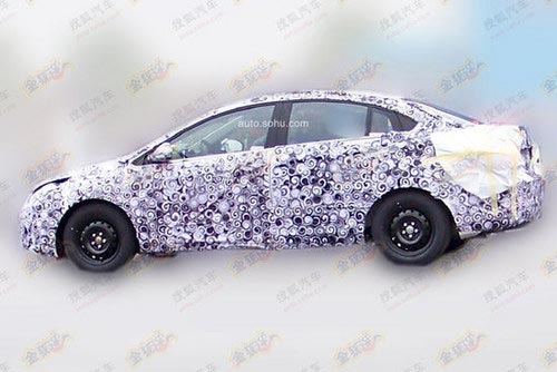 或2015年亮相 奇瑞艾瑞澤5諜照首次曝光