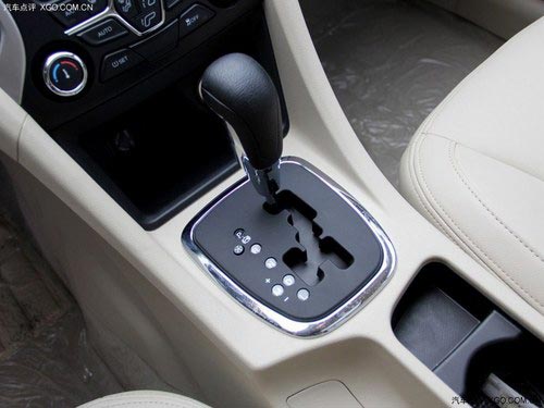 或2015年亮相 奇瑞艾瑞澤5諜照首次曝光