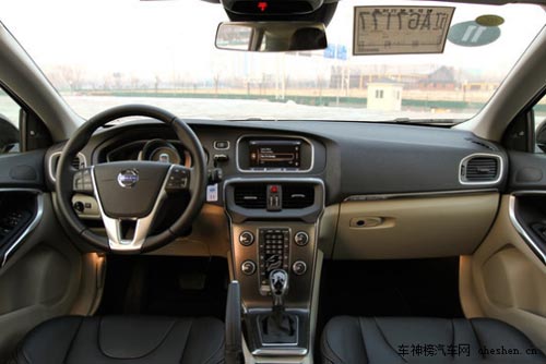 最低或25萬(wàn)起 年內(nèi)上市豪華緊湊SUV盤(pán)點(diǎn) 上市,豪華緊湊SUV,導(dǎo)購(gòu),林肯MKC,新款國(guó)產(chǎn)寶馬X1,奧迪Q3,30,TFSI,奔馳GLA