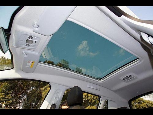 或北京車展上市 標(biāo)致2008內(nèi)飾官圖發(fā)布