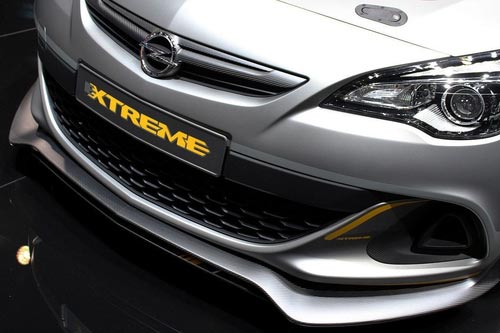 無奈之下的苦中作樂 日內瓦車展回望