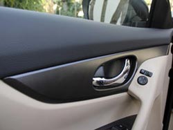 低配不低 試駕全新奇駿2.0L CVT時尚版