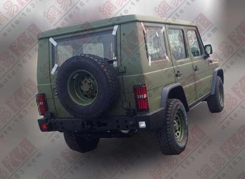 北汽B80無偽實拍曝光 外形酷似奔馳G級