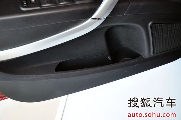 奔騰 X80 實拍 內飾 圖片 奔騰 X80 實拍 內飾 圖片