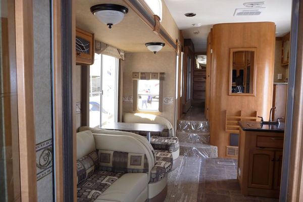 輪上的移動城堡 詳解房車構造及使用方法 輪上的移動城堡 詳解房車構造及使用方法