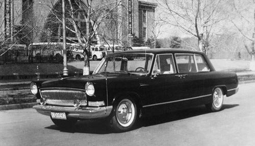 高級(jí)轎車紅旗CA770