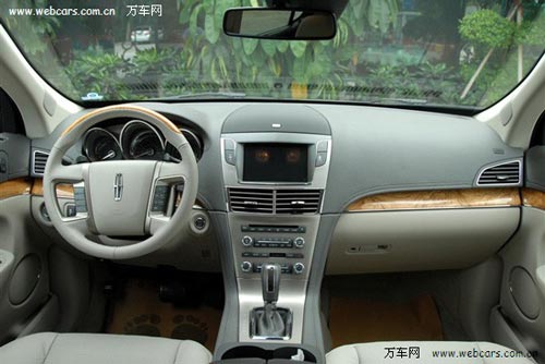 林肯MKT內(nèi)飾