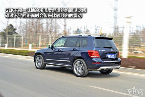 車訊網(wǎng)測(cè)試奔馳GLK300 外形優(yōu)雅的硬派小生