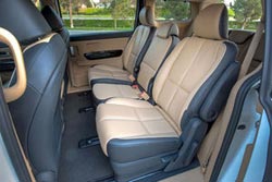 起亞全新一代Sedona官圖