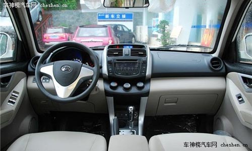 實(shí)用又不貴 四款10萬(wàn)以內(nèi)自主SUV推薦 景逸X3,長(zhǎng)安CS35,長(zhǎng)城M4,力帆X60,自主,SUV