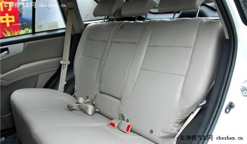 實(shí)用又不貴 四款10萬(wàn)以內(nèi)自主SUV推薦 景逸X3,長(zhǎng)安CS35,長(zhǎng)城M4,力帆X60,自主,SUV