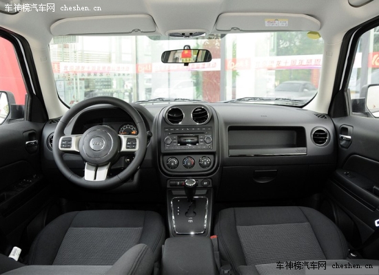 增添男性魅力 25萬(wàn)元級(jí)男人心動(dòng)的SUV導(dǎo)購(gòu) 25萬(wàn)買(mǎi)車(chē),男人買(mǎi)車(chē),帥氣SUV,Jeep,自由客,道奇,酷威,斯巴魯,森林人,日產(chǎn),奇駿