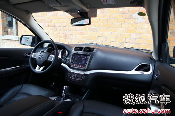 道奇 酷威 實拍 內飾 圖片