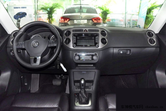 必須有全景天窗!22萬(wàn)內(nèi)配置豐富SUV推薦 全景天窗,22萬(wàn)買(mǎi)車,全景天窗SUV,三菱勁炫,日產(chǎn),新奇駿,二手大眾途觀,鈴木鋒馭,標(biāo)致2008