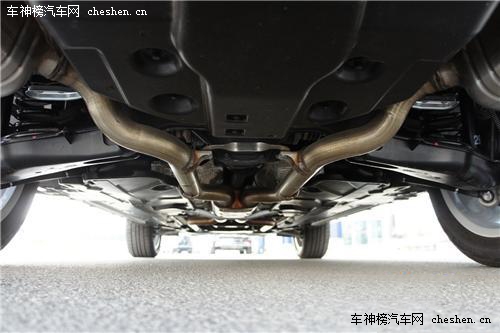 暴雨涉水沒問題 4款卓越性能越野SUV導購 豐田新款普拉多 奔馳GLK 2014款路虎第四代發現 Jeep牧馬人 越野SUV導購