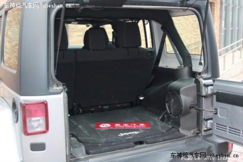 有血有肉有棱有角 適合純爺們的那些SUV盤點 純爺們,SUV,硬漢 奔馳G級 Jeep牧馬人 進口豐田FJ酷路澤 北汽BJ40