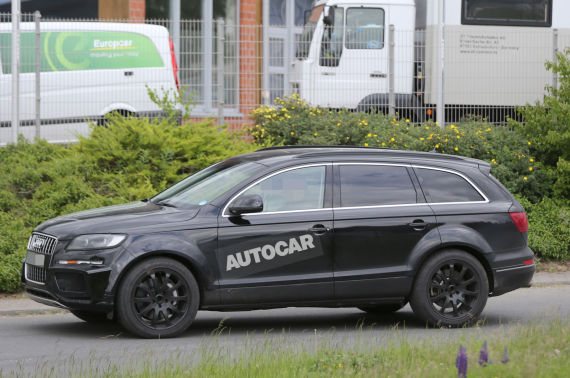 賓利SUV偽裝成奧迪Q7的諜照