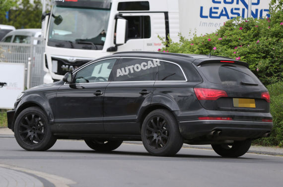 賓利SUV偽裝成奧迪Q7的諜照