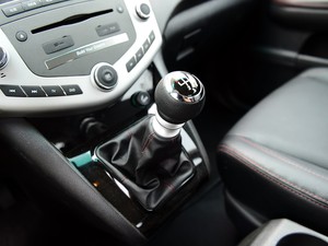 比亞迪 比亞迪S6 2014款 1.5TI 手動旗艦型