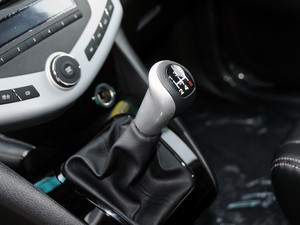 比亞迪 比亞迪S6 2014款 2.0L 手動精英型